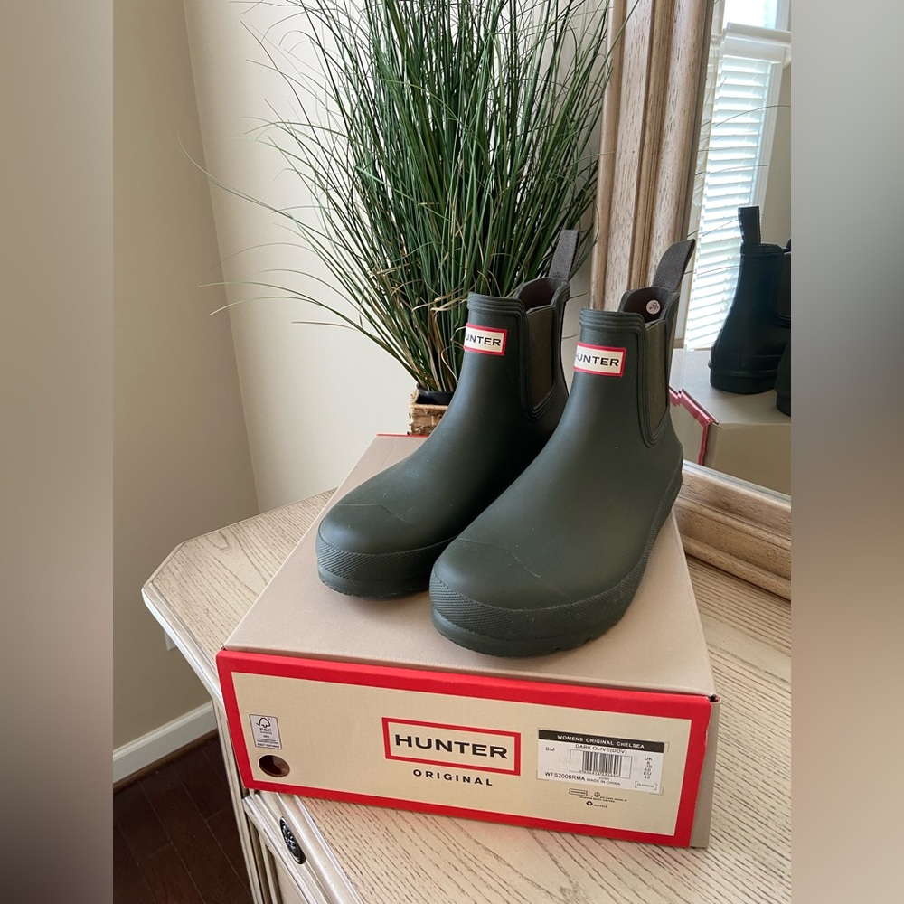 NWOT Original Hunter Chelsea Rubber Boots
